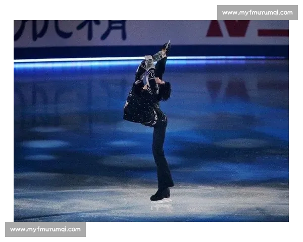 夏日冰演：花滑少年与樱花贝尔曼的迷藏之舞